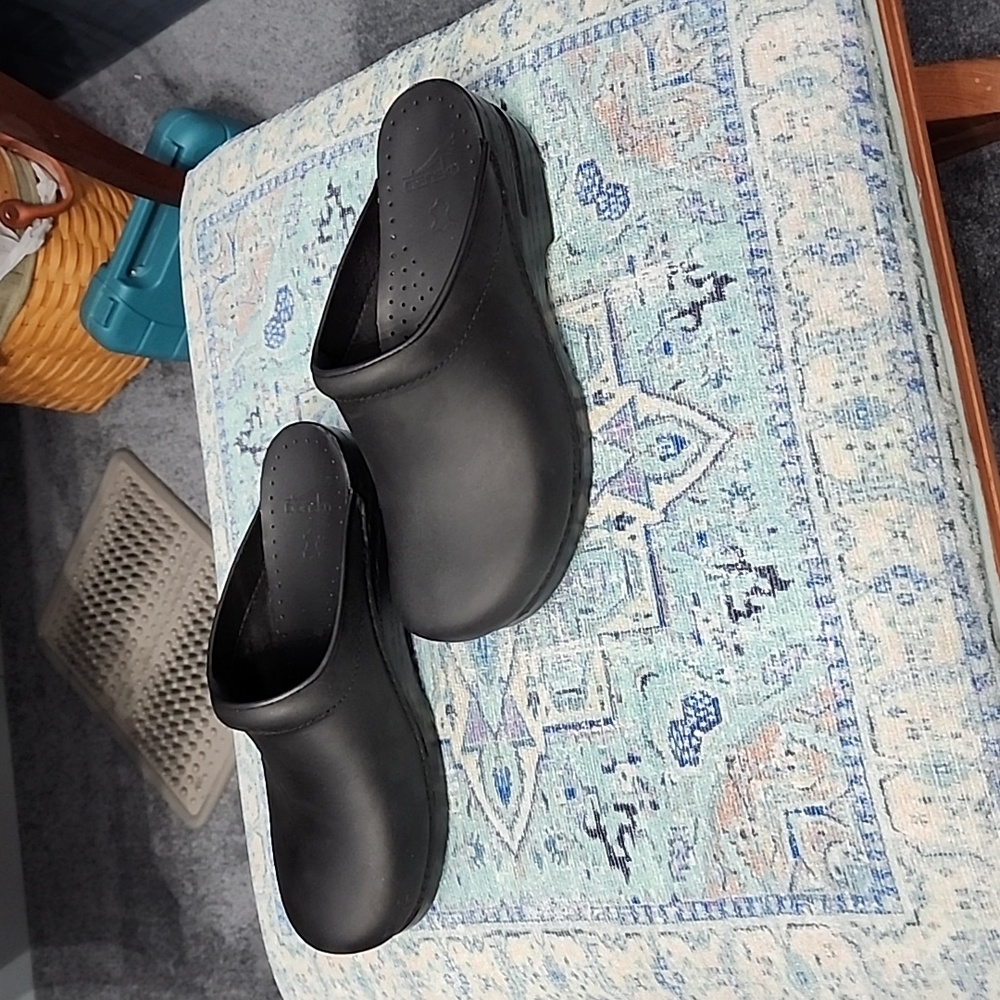 New Dansko slip-on clogs